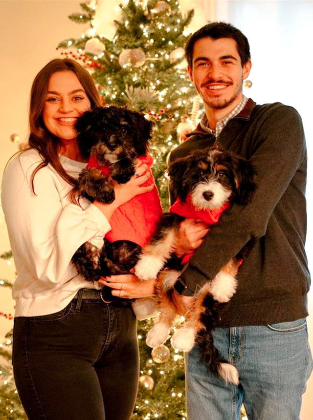 Kaitlyn, boyfriend and dogs pose for holiday photo